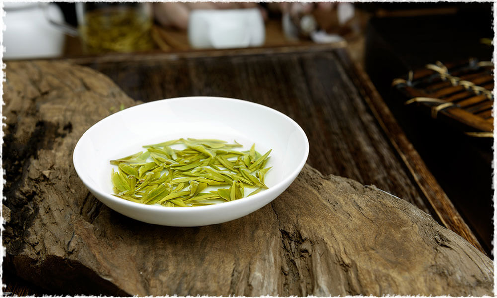 Feuilles de Long Jing après infusion